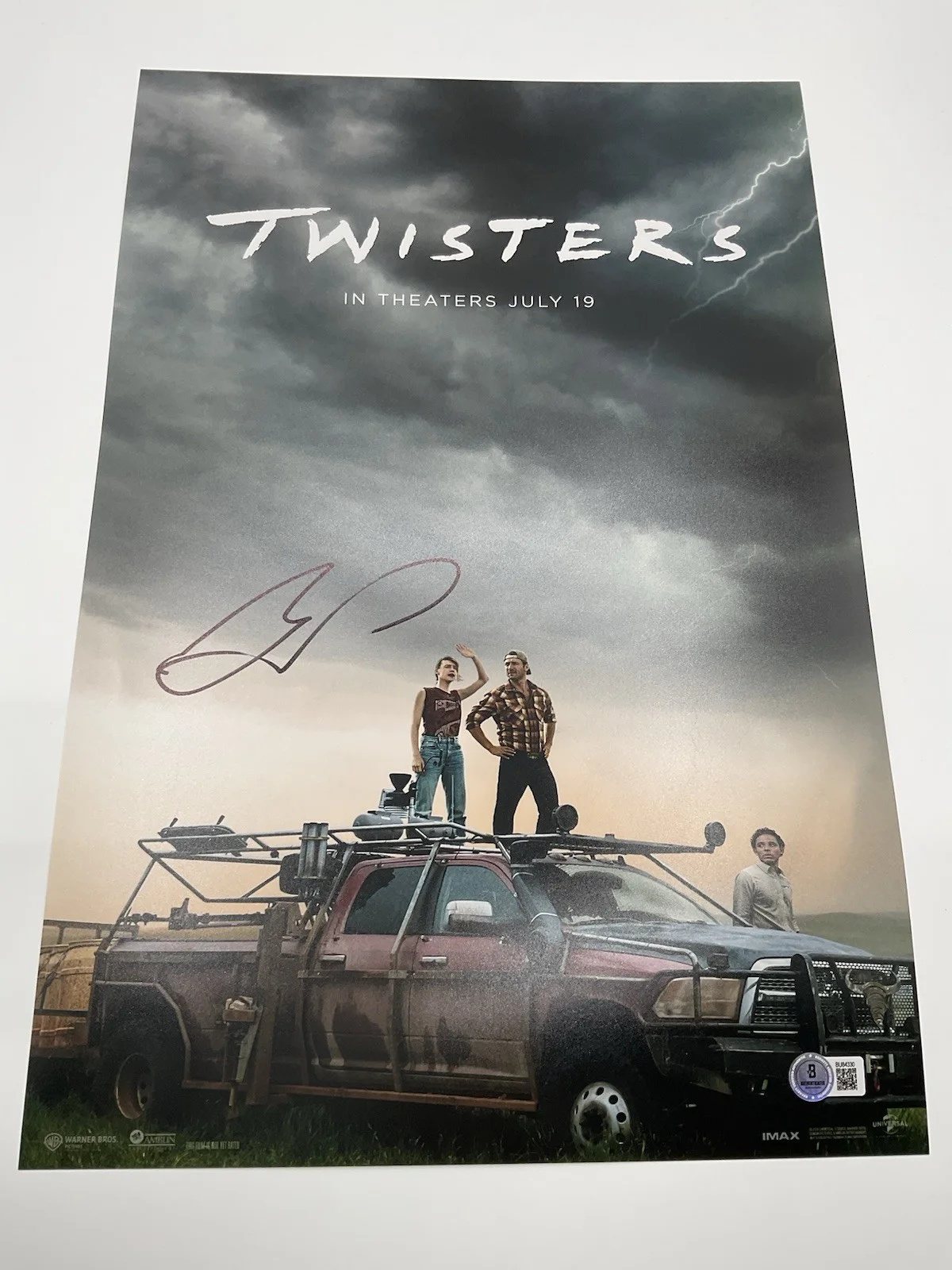 Glen Powell — Glen Powell signed photo BAS Twisters signed 12x18 Glen Powell signed 12x18 auto