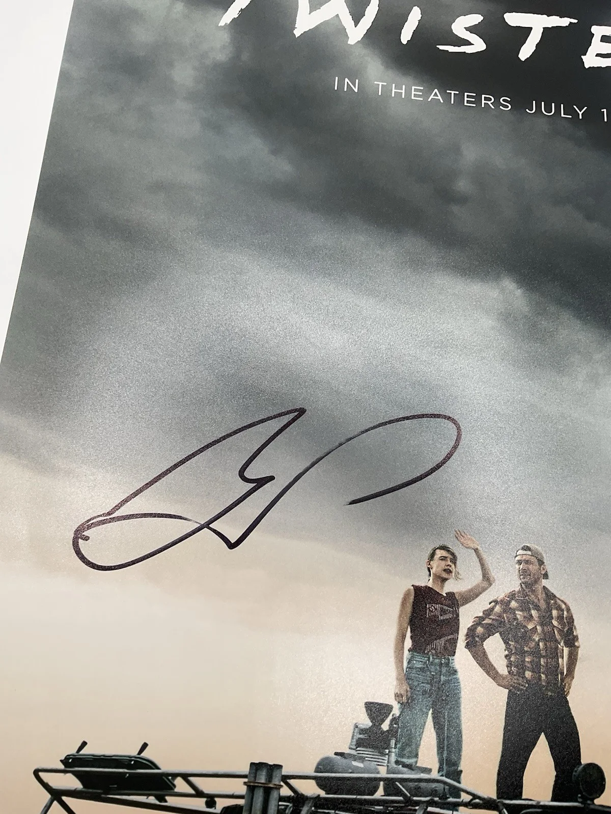 Glen Powell — Glen Powell signed photo BAS Twisters signed 12x18 Glen Powell signed 12x18 auto, image 2