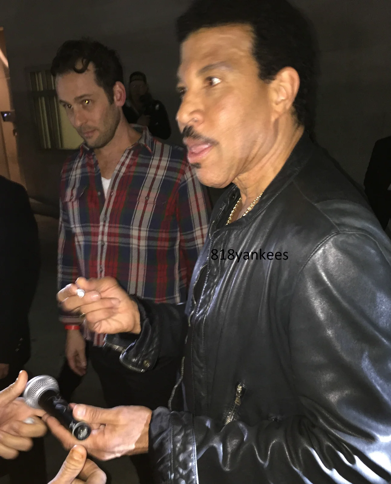 Lionel Richie Signed Vinyl Album Can’t Slow Down with proof, изображение 2