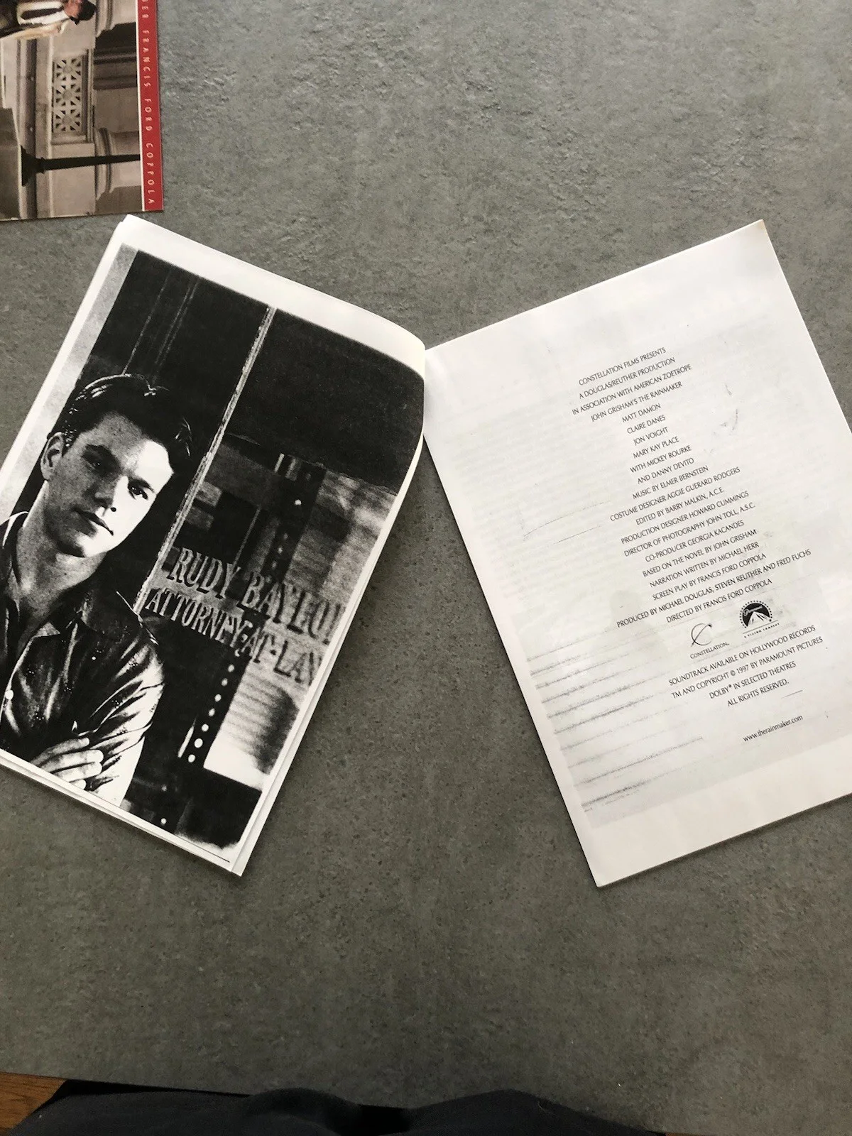 Cinema/Press pack - John Grisham “The Rainmaker- Matt Damon - Movie Collectable, image 2