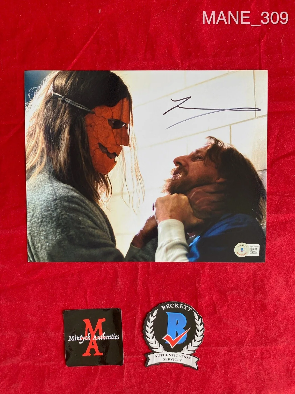 Tyler mane — Tyler Mane signed 8x10 photo Rob Zombie Halloween Michael Myers Beckett COA