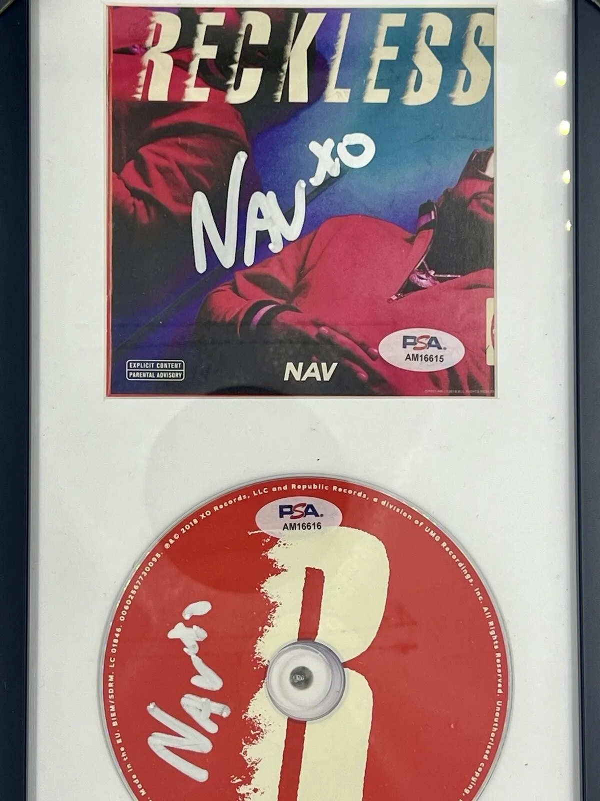 NAV SIGNED + FRAMED “RECKLESS” CD & ALBUM AUTOGRAPH - PSA/DNA COA, изображение 2