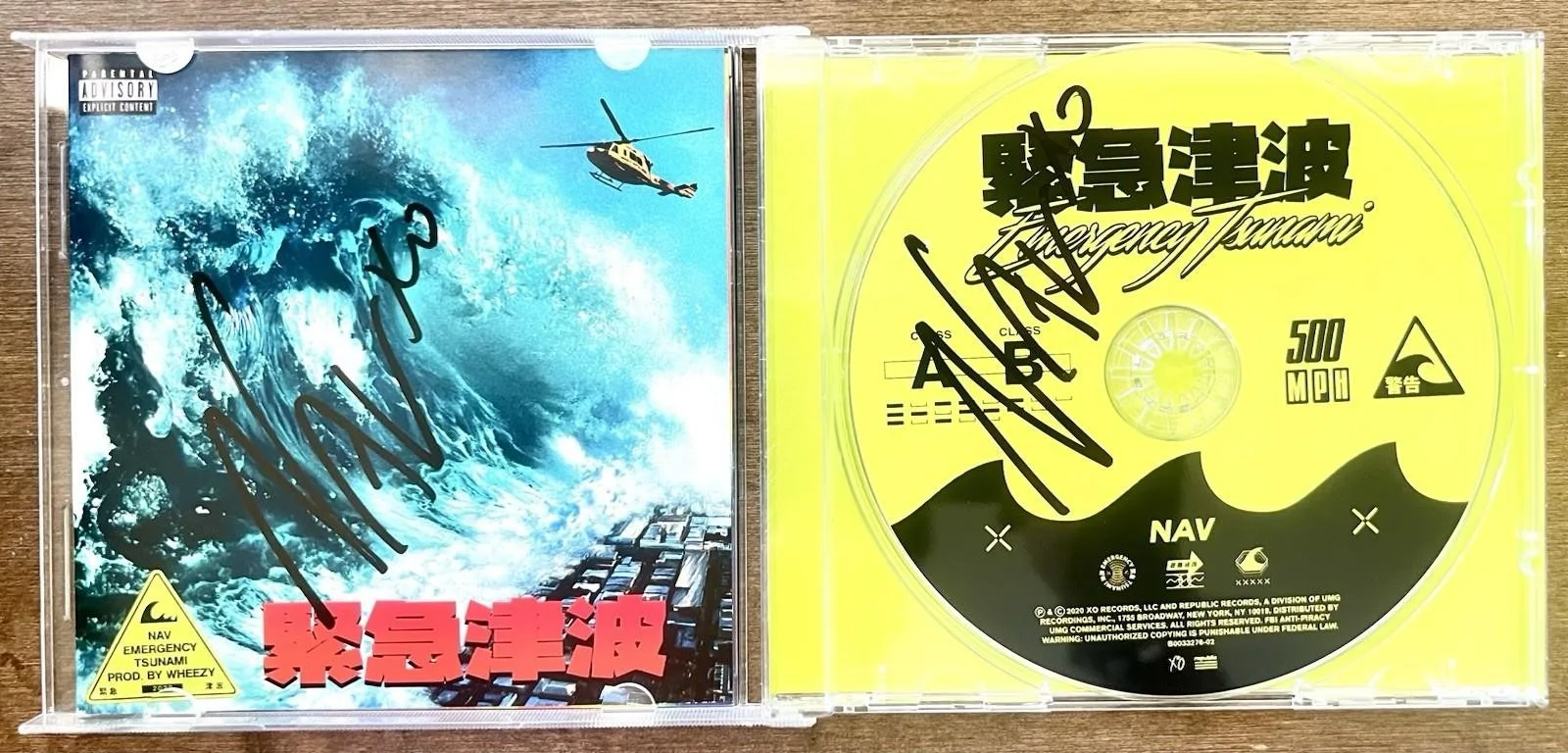 NAV SIGNED TSUNAMI CD & ALBUM W/ EXACT PROOF TRAVIS SCOTT RAP AUTOGRAPH, изображение 2