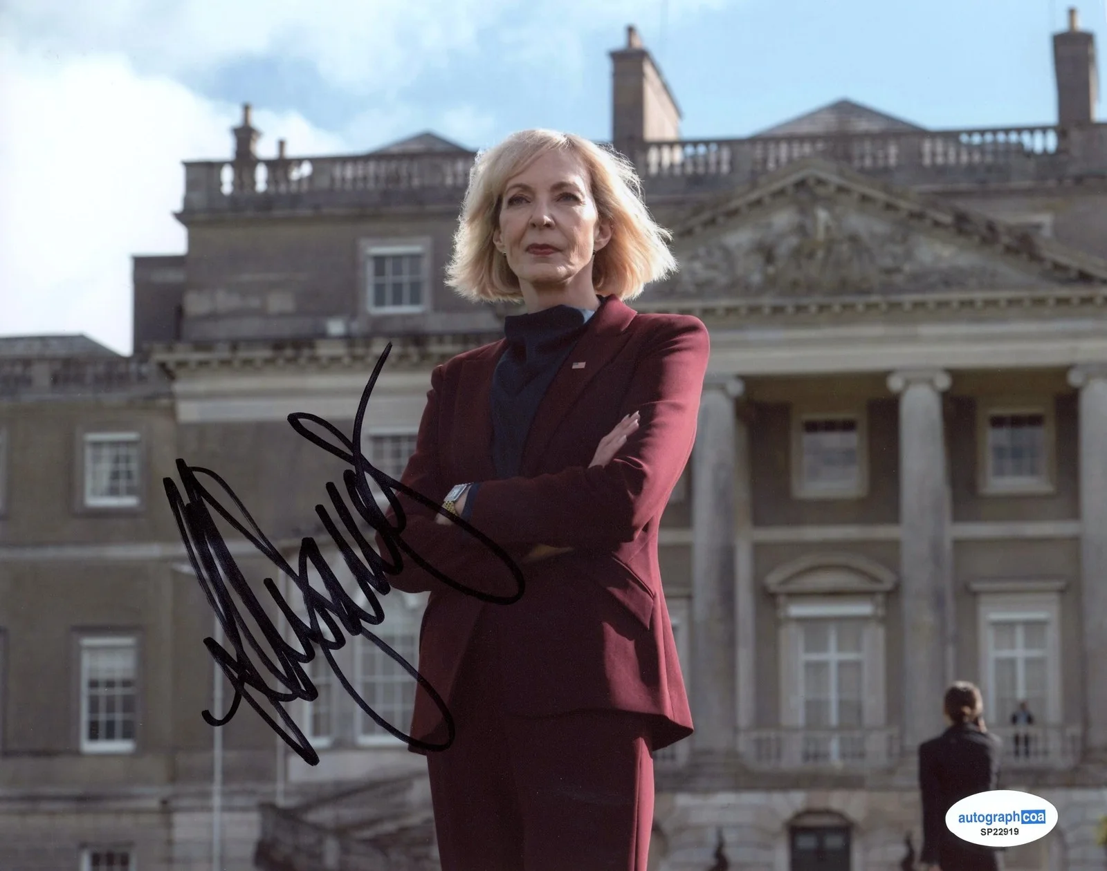 Allison Janney — Allison Janney "The Diplomat" AUTOGRAPH Signed 'Grace Penn' 8x10 Photo ACOA
