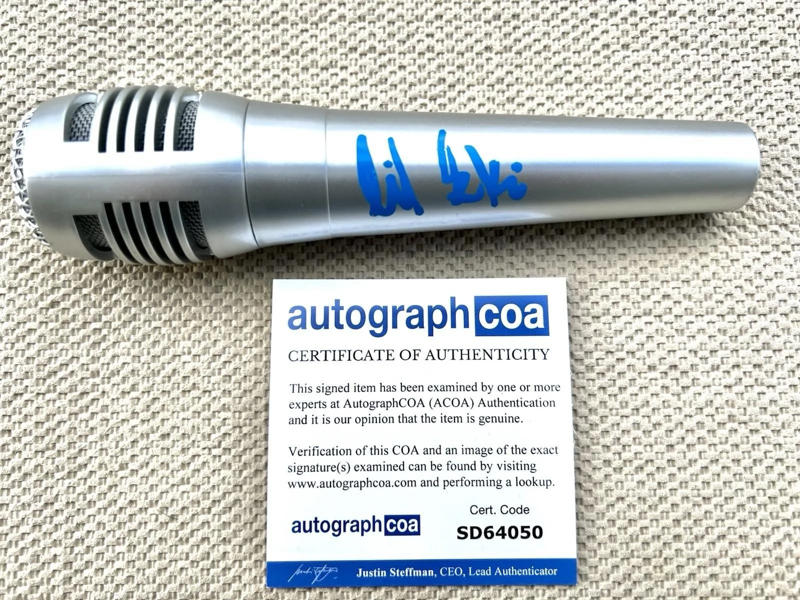 LIL SKIES SIGNED MICROPHONE RED ROSES RAP MUSIC AUTOGRAPH - ACOA COA + PROOF, изображение 2
