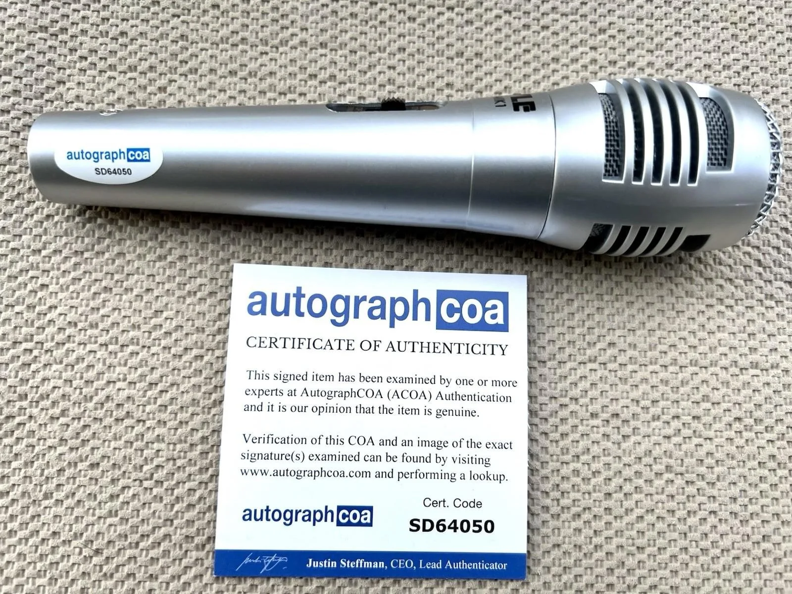 LIL SKIES SIGNED MICROPHONE RED ROSES RAP MUSIC AUTOGRAPH - ACOA COA + PROOF, изображение 3