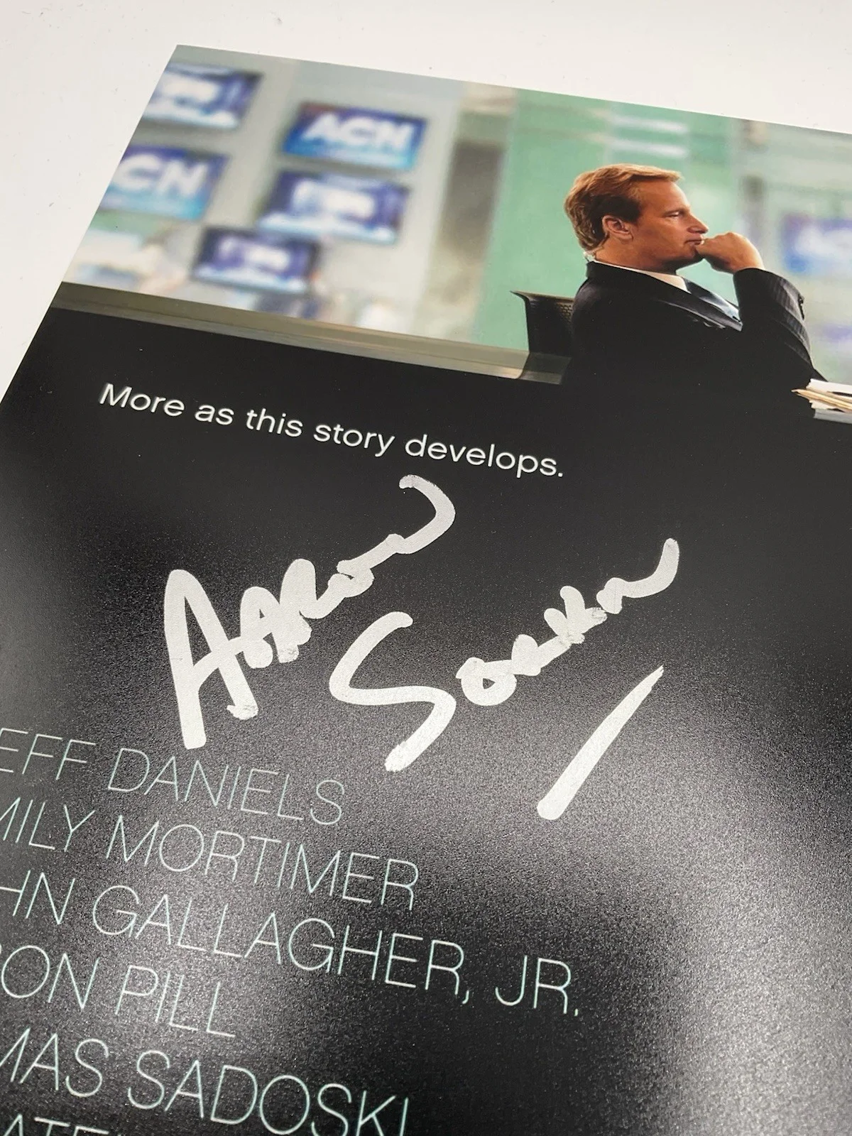 Aaron Sorkin — Aaron Sorkin signed photo The Newsroom signed 12x18 Sorkin Newsroom 12x18 BAS, изображение 2