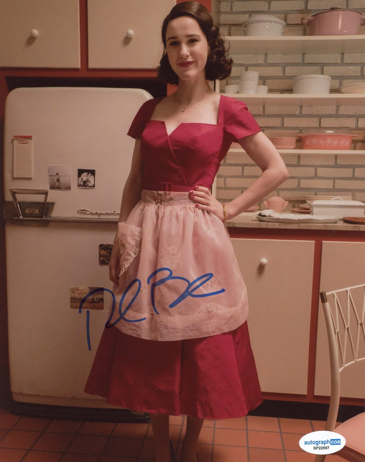 Rachel Brosnahan — Rachel Brosnahan "The Marvelous Mrs. Maisel" AUTOGRAPH Signed 8x10 Photo F ACOA