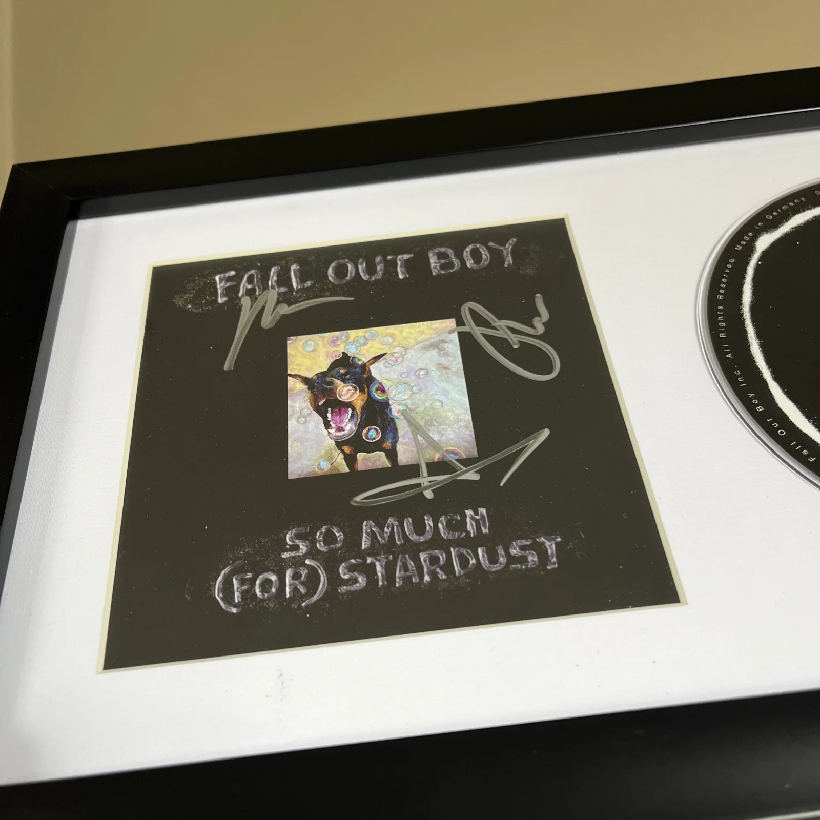 FRAMED SIGNED FALL OUT BOY SO MUCH FOR STARDUST ART CARD & CD !, image 2