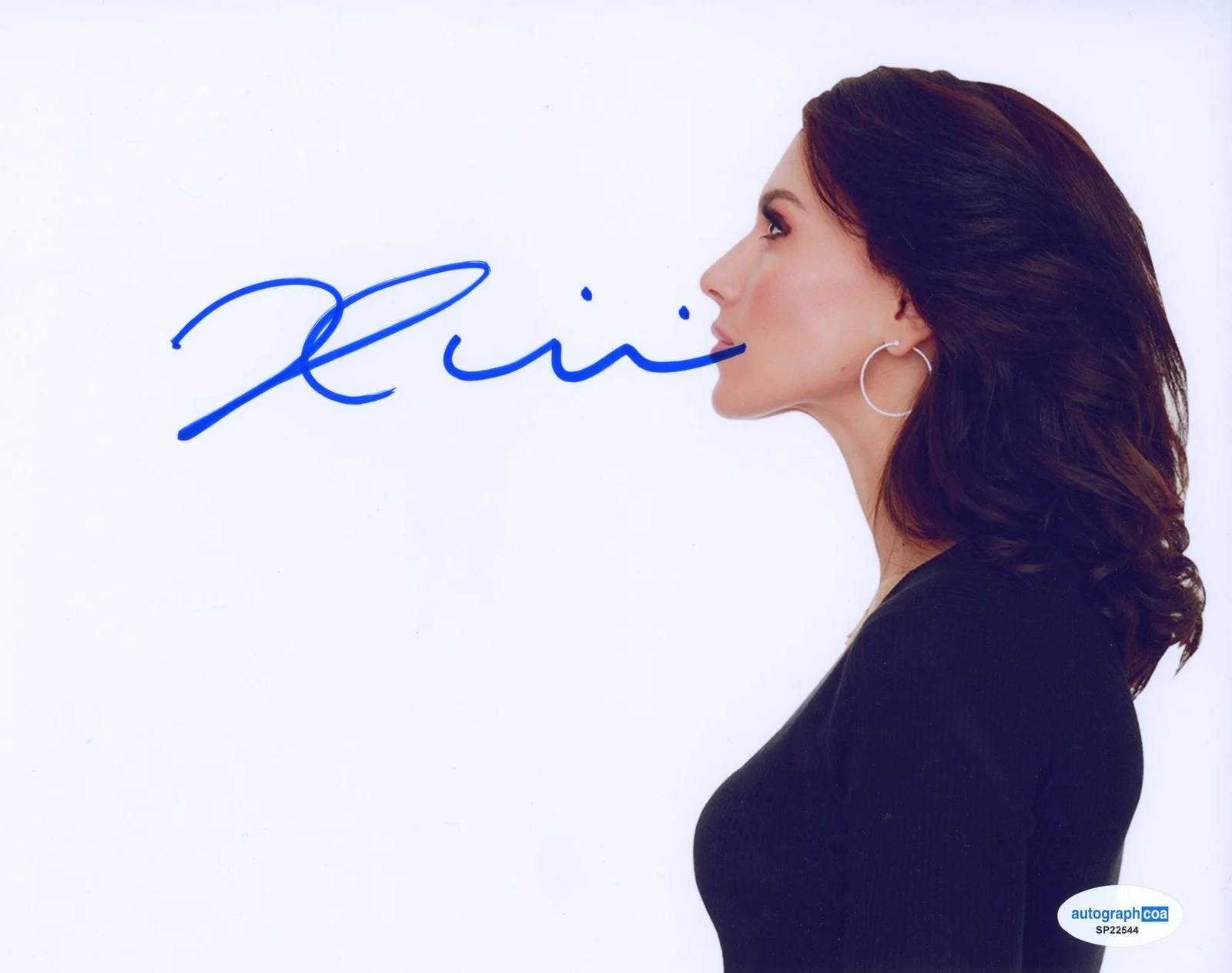 Hilaria Baldwin — Hilaria Baldwin "Dancing with the Stars" AUTOGRAPH Signed 8x10 Photo B ACOA