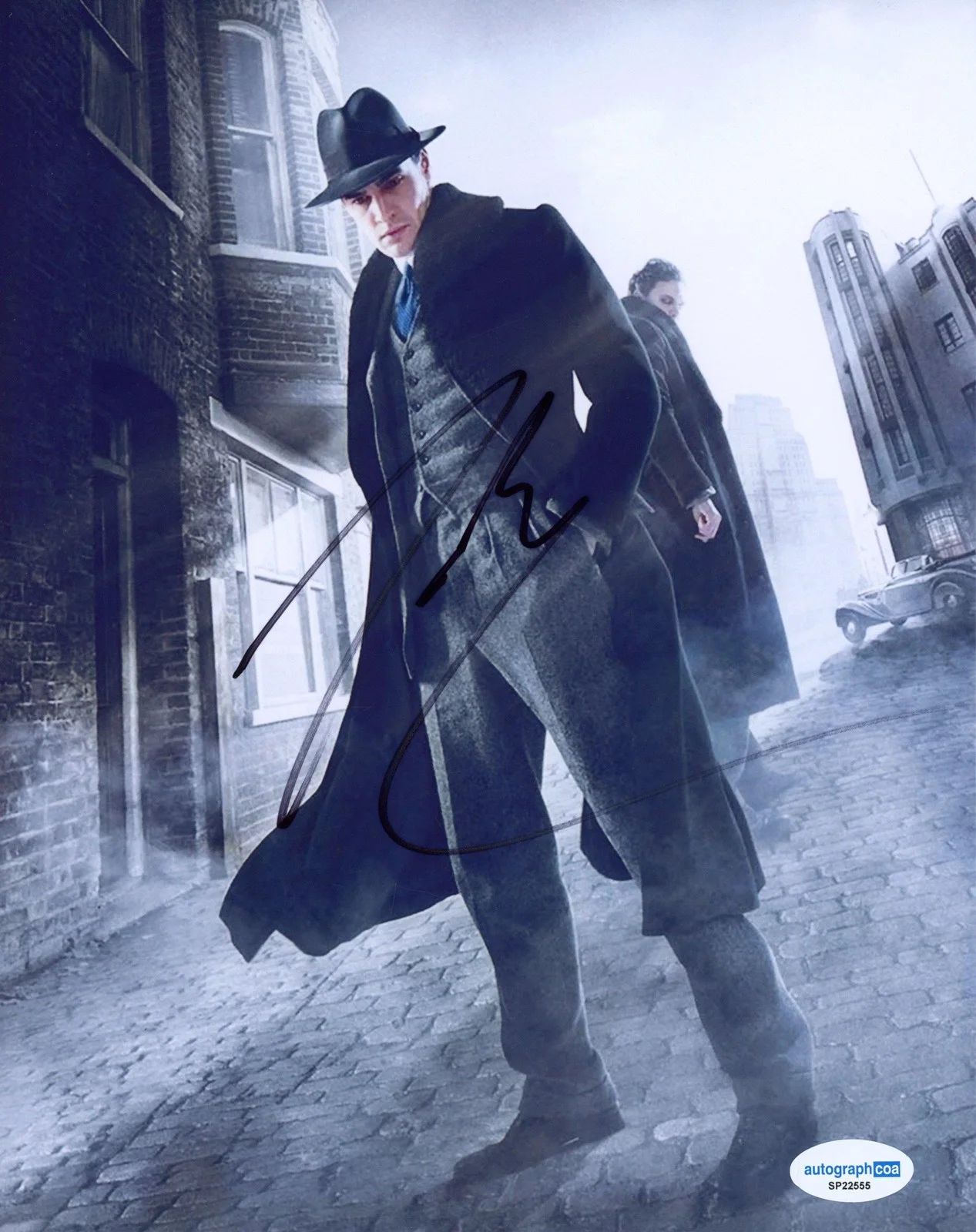 Tom Bateman — Tom Bateman "Jekyll and Hyde" AUTOGRAPH Signed 'Robert Jekyll' 8x10 Photo ACOA