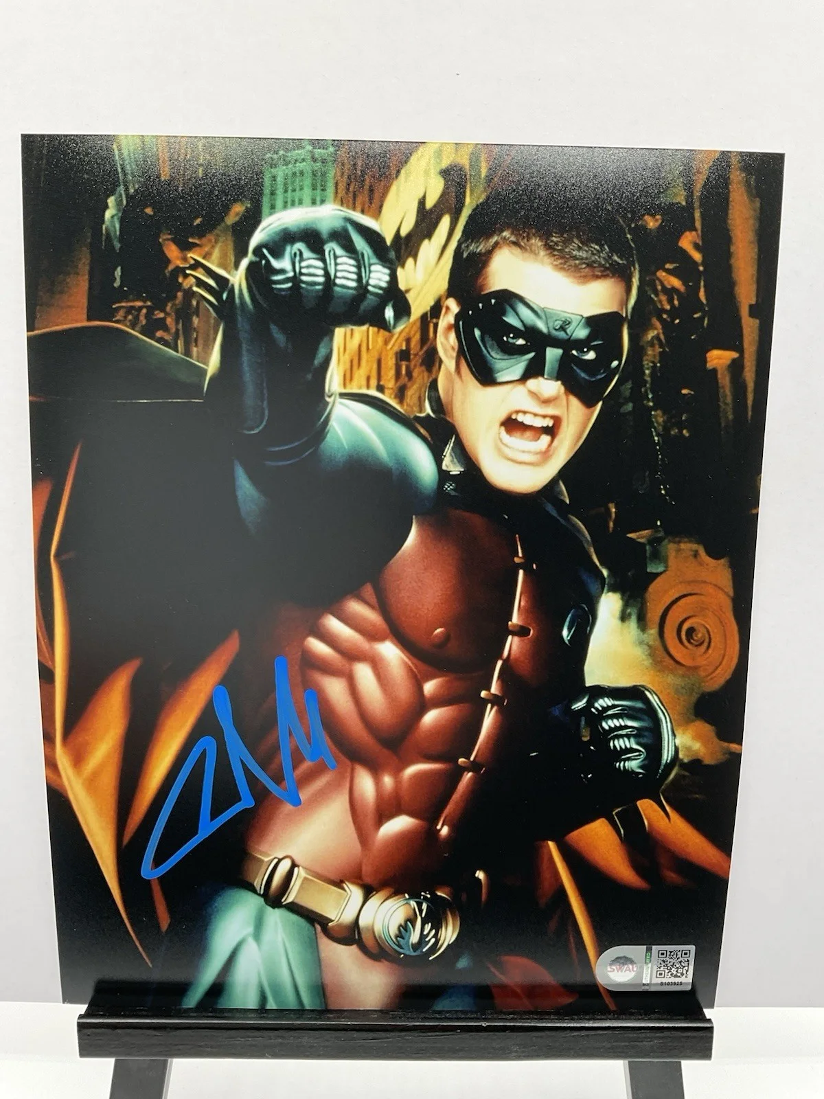 Chris O'Donnell — Chris O'Donnell signed 8x10 SWAU Batman and Robin signed photo Batman signed pic