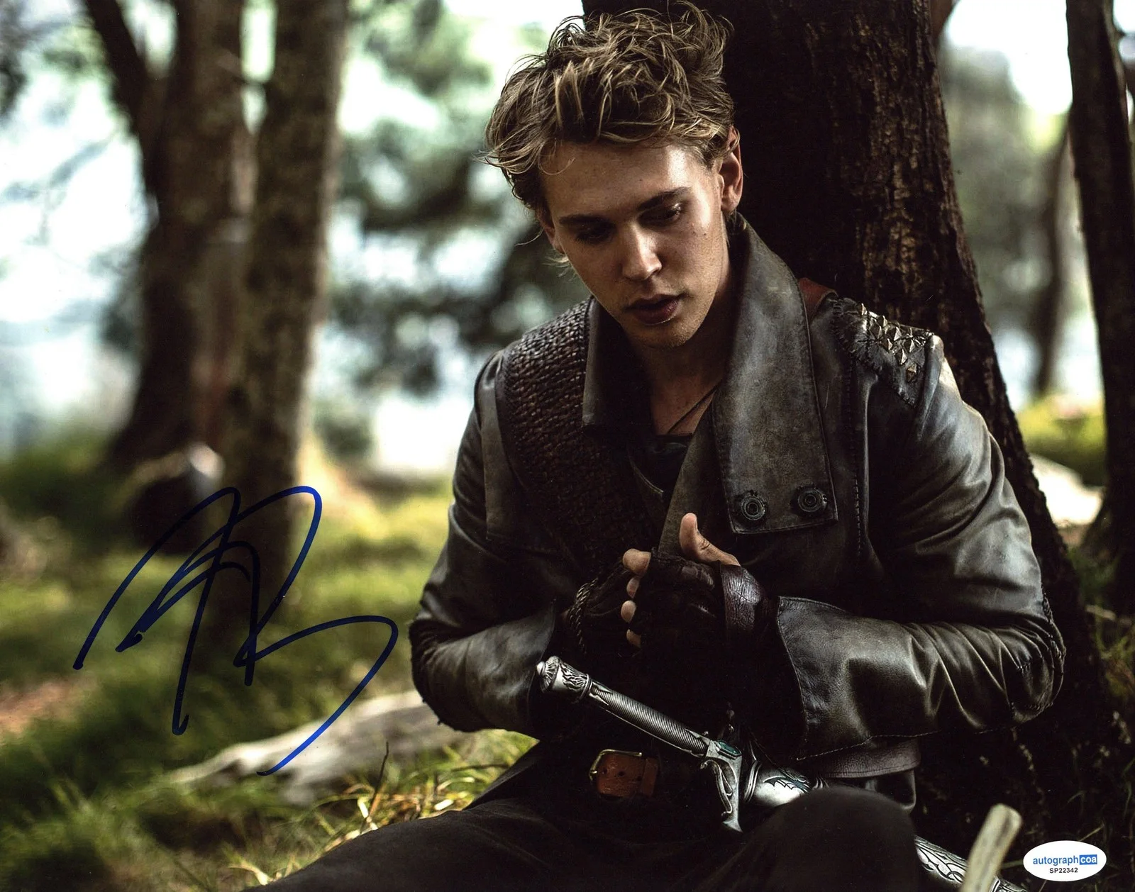 Austin Butler — Austin Butler "The Shannara Chronicles" AUTOGRAPH Signed 'Wil' 11x14 Photo ACOA