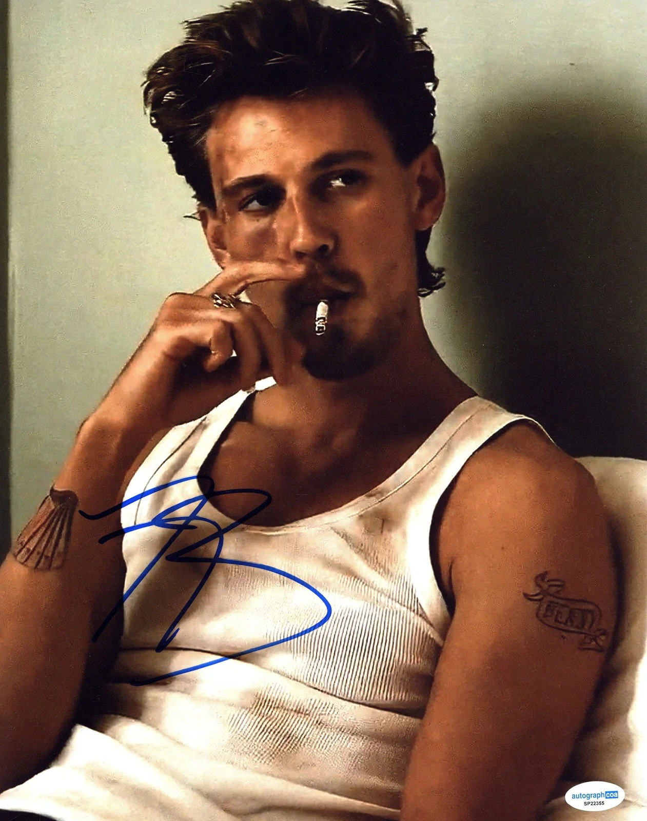 Austin Butler — Austin Butler "The Bikeriders" AUTOGRAPH Signed 'Benny' 11x14 Photo ACOA