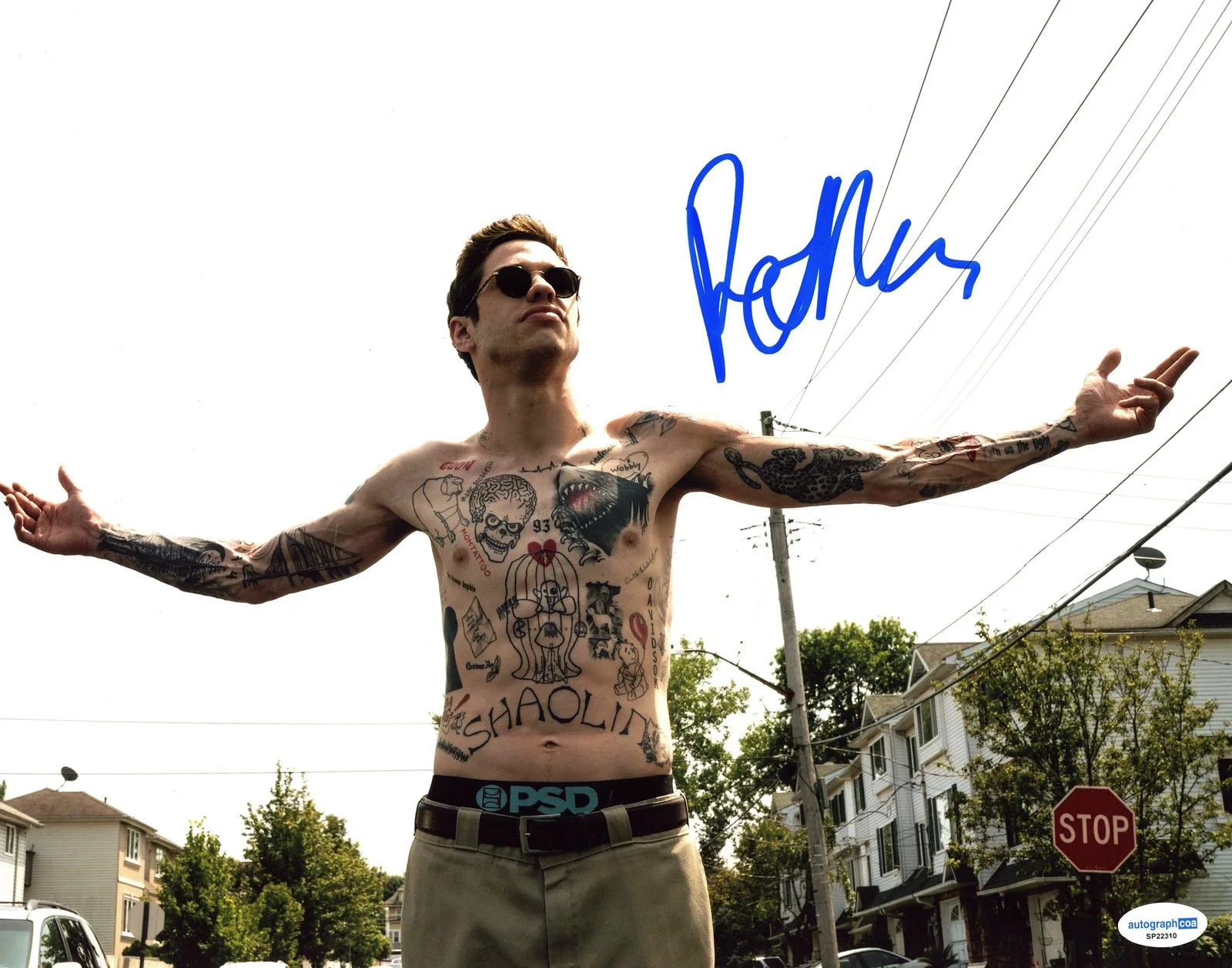 Pete Davidson — Pete Davidson "The King of Staten Island" AUTOGRAPH Signed 11x14 Photo ACOA