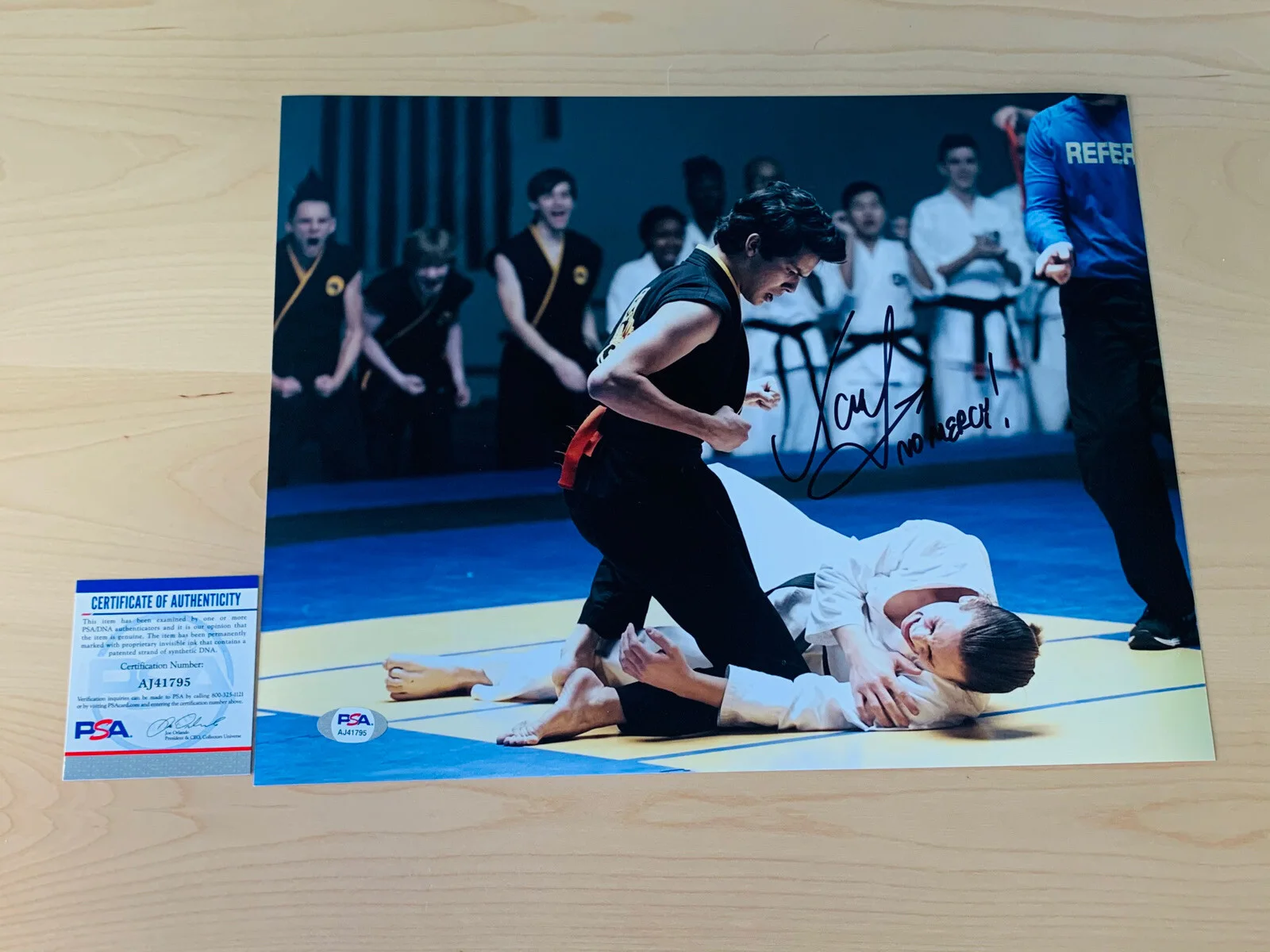 XOLO MARIDUENA — XOLO MARIDUENA SIGNED 11x14 PHOTO PSA/DNA CERTIFIED COBRA KAI “NO MERCY” INCRIP