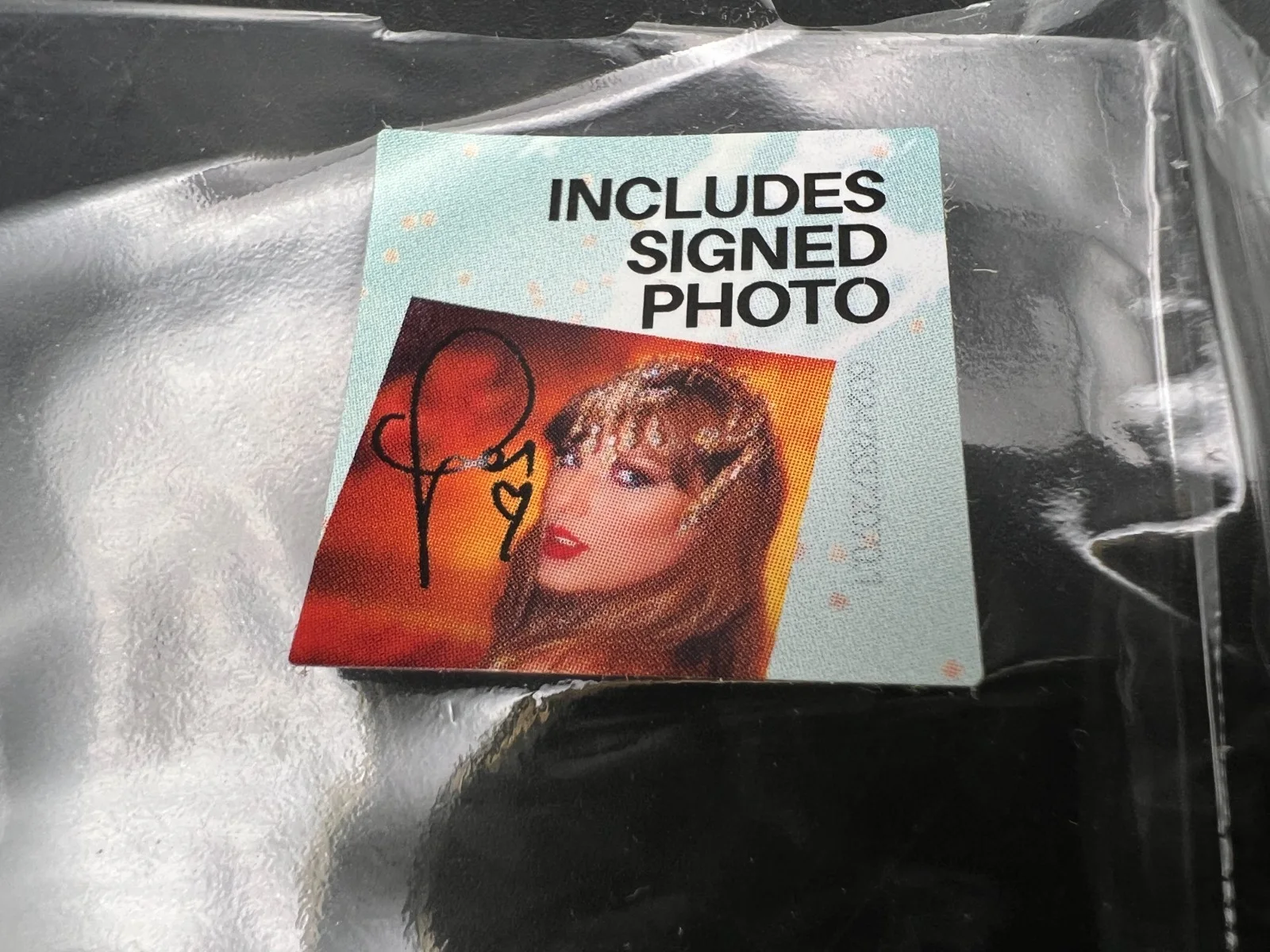 RARE LONG DRUNK Taylor Swift Signed The Life of a Showgirl CD Album Photo #1, изображение 5