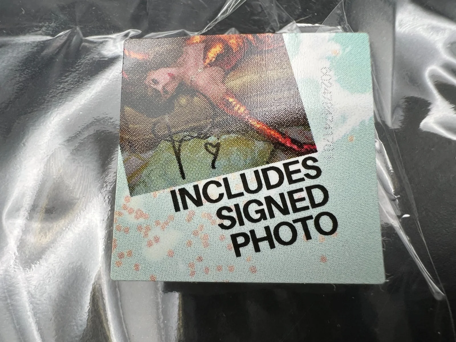 RARE LONG AUTO Taylor Swift Signed The Life of a Showgirl CD Album Photo #2, изображение 5