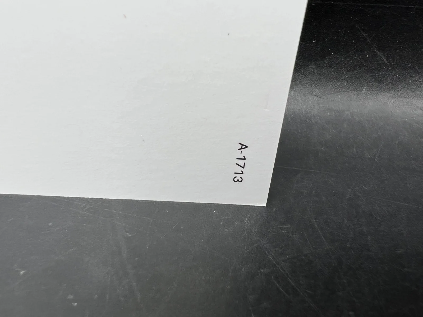 RARE WONKY LONG Taylor Swift Signed The Life of a Showgirl CD Album Photo #1, изображение 3