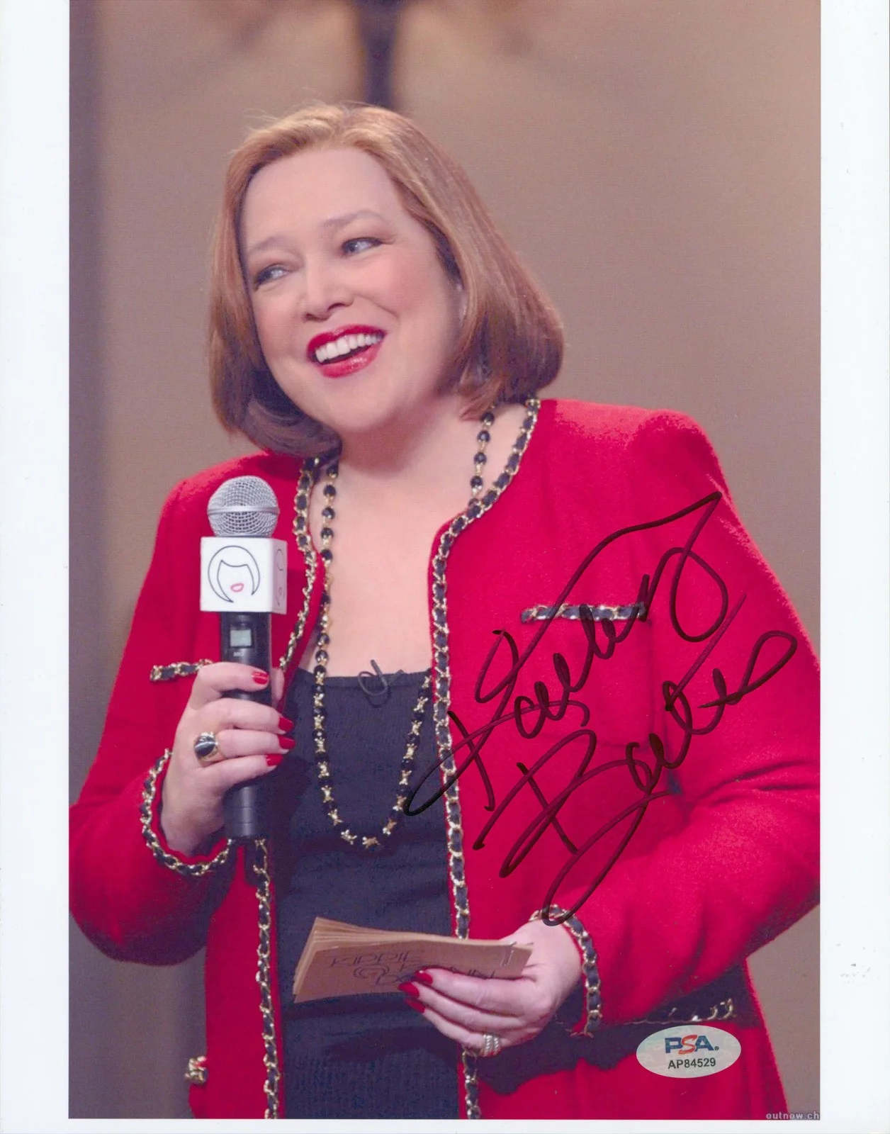 Kathy Bates — Kathy Bates Misery Authentic Signed 8.5x11 Vertical Photo PSA/DNA #AP84529