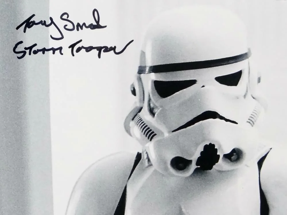 Tony Smart — Tony Smart Autographed 11x14 Photo From Movie w/ Stormtrooper - JSA Auth *Black, изображение 2
