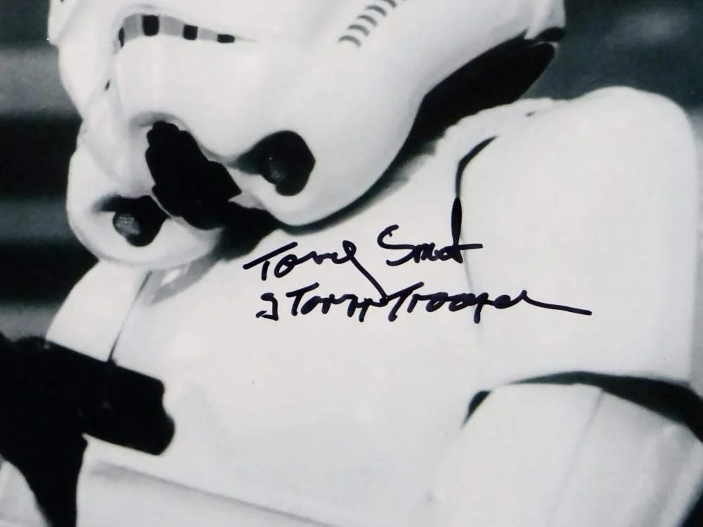 Tony Smart — Tony Smart Autographed 11x14 Firing Gun Photo w/ Stormtrooper - JSA Auth *Black, изображение 5