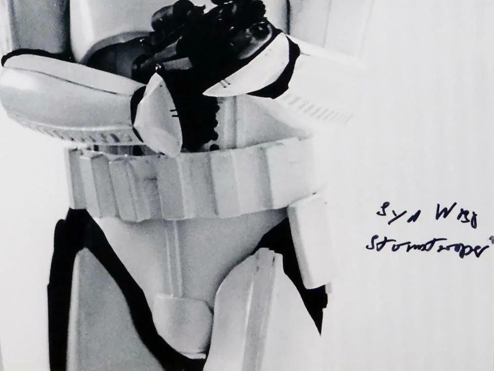 Syd Wragg — Syd Wragg Autographed 11x14 Photo From Movie w/ Stormtrooper - JSA Auth *Black, изображение 2