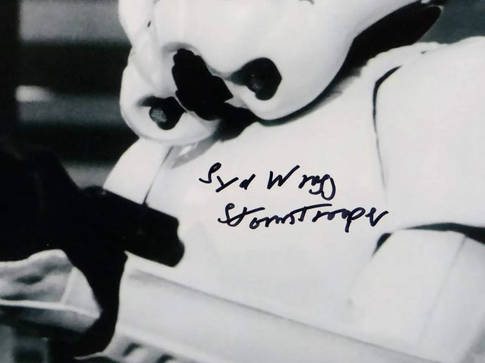 Syd Wragg — Syd Wragg Autographed 11x14 Firing Gun Photo w/ Stormtrooper - JSA Auth *Black, изображение 5