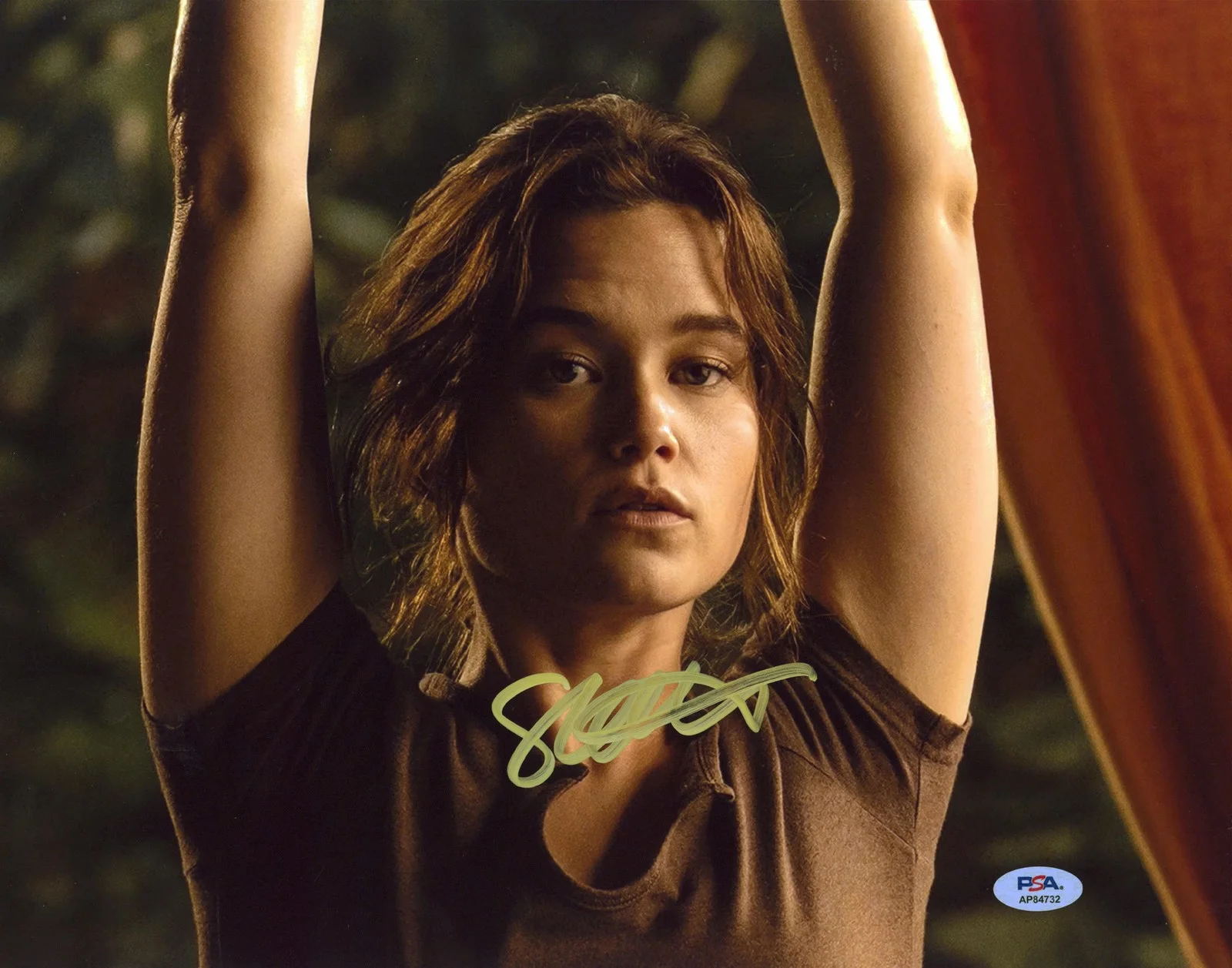Sarah Catherine Hook — Sarah Catherine Hook The White Lotus Authentic Signed 11x14 Photo PSA #AP84732