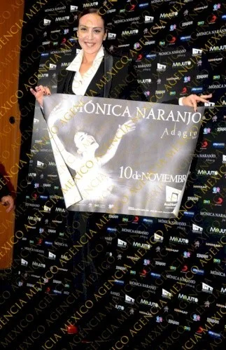 Monica Naranjo Tour Adagio Signed Poster - Mexico Audiotorio Nacional 32" X 22", изображение 5