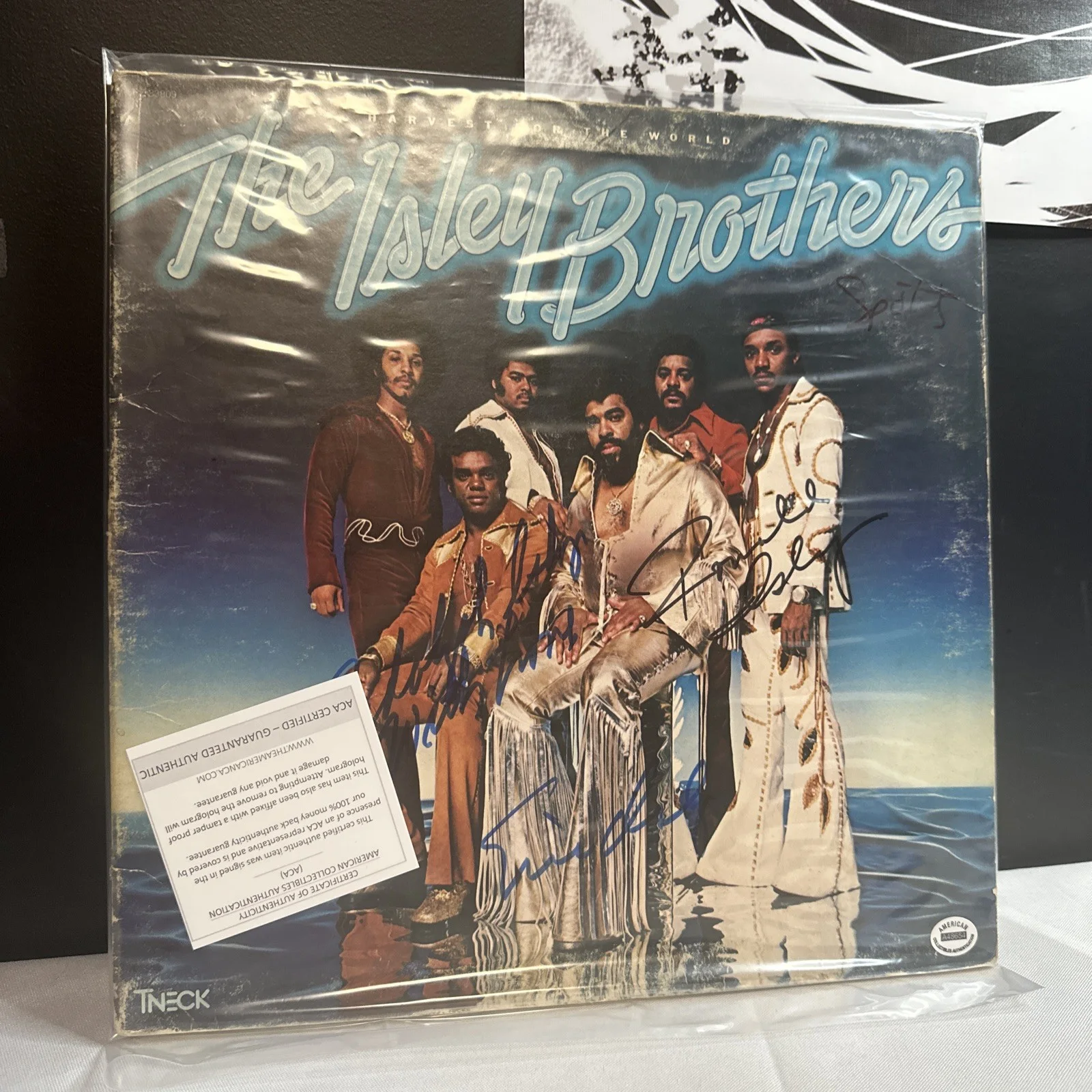 RONALD ISLEY, ERNIE ISLEY & RUDOLPH ISLEY SIGNED RECORD ALBUM COVER - With COA, изображение 3