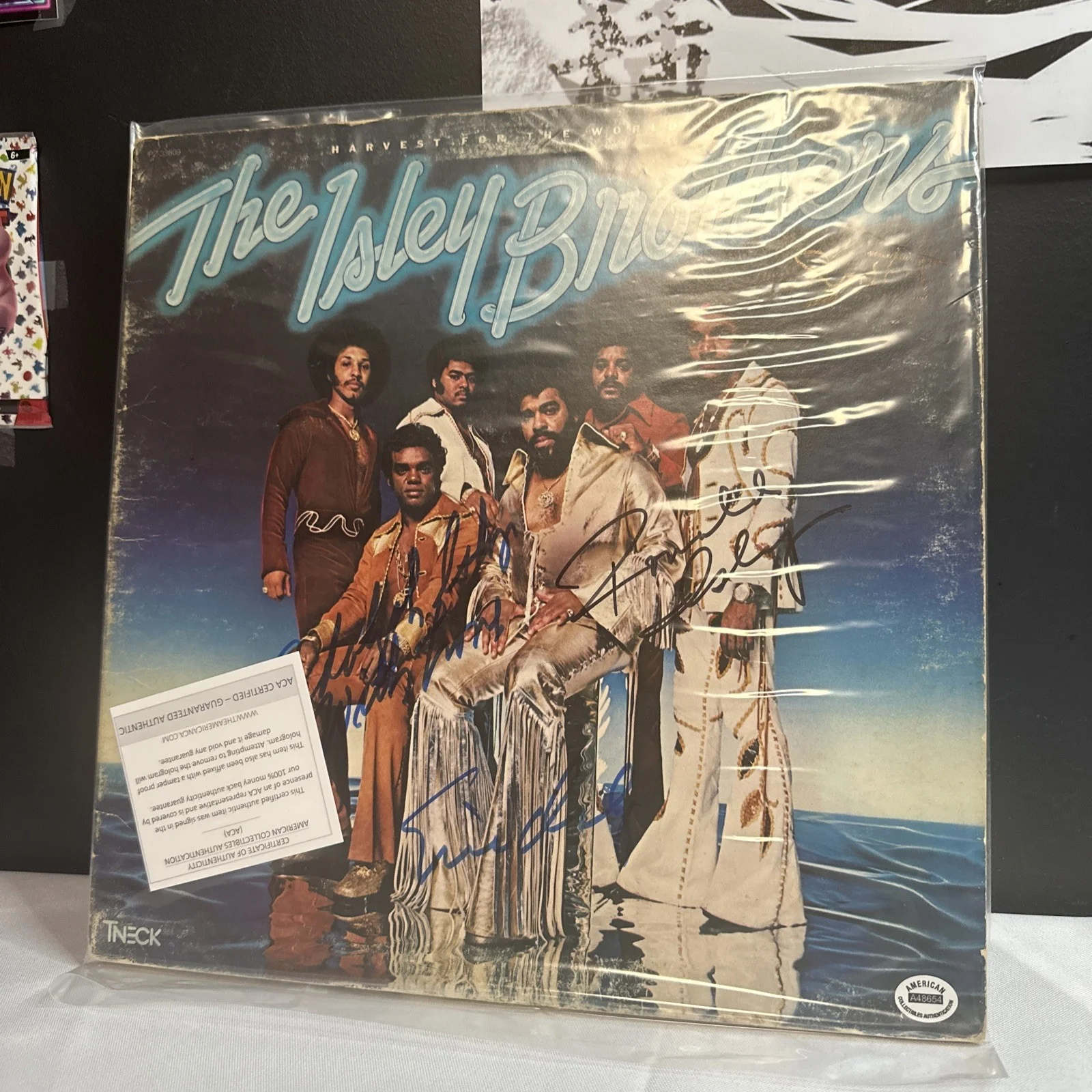 RONALD ISLEY, ERNIE ISLEY & RUDOLPH ISLEY SIGNED RECORD ALBUM COVER - With COA, изображение 4
