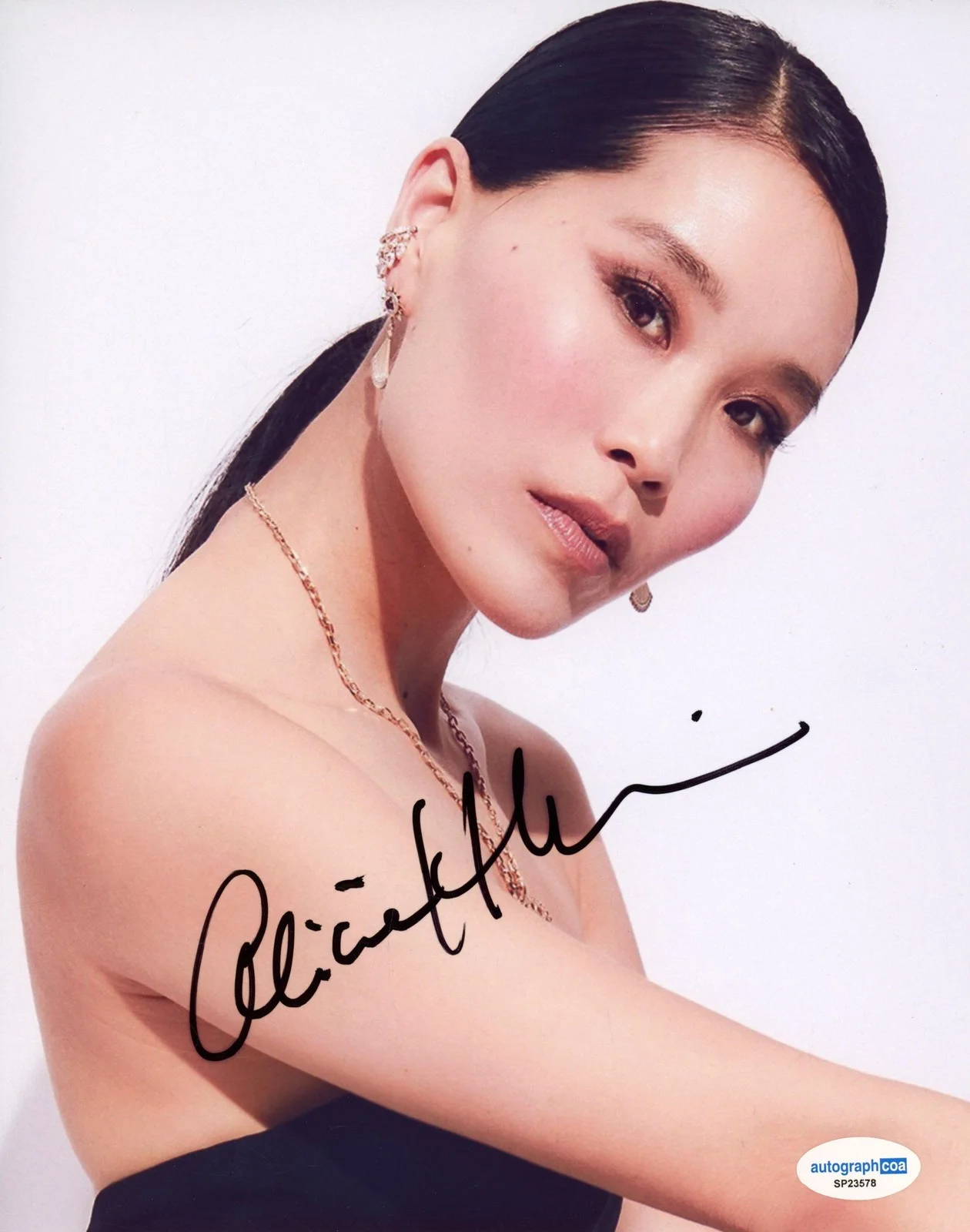Alicia Hannah-Kim — Alicia Hannah-Kim "Cobra Kai" AUTOGRAPH Signed Autographed 8x10 Photo ACOA