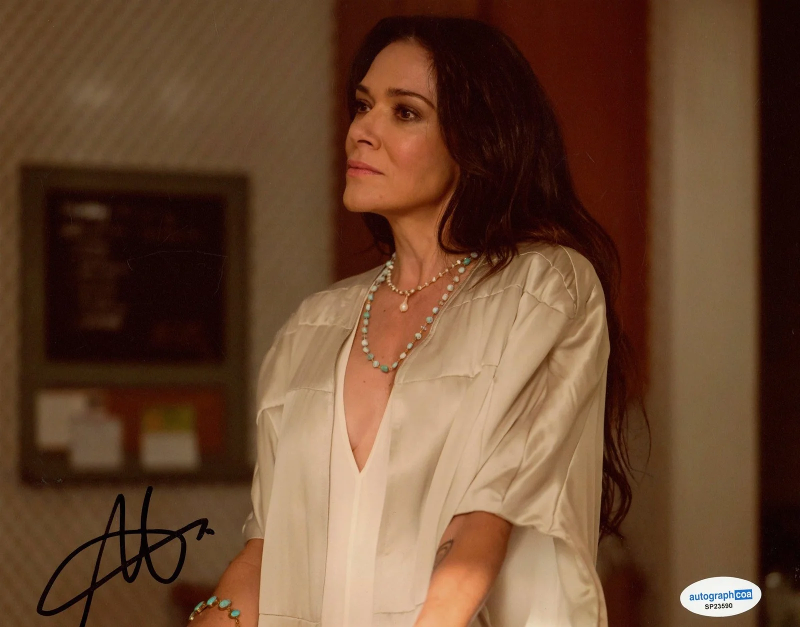 Simone Kessell — Simone Kessell "Yellowjackets" AUTOGRAPH Signed 'Lottie' 8x10 Photo F ACOA