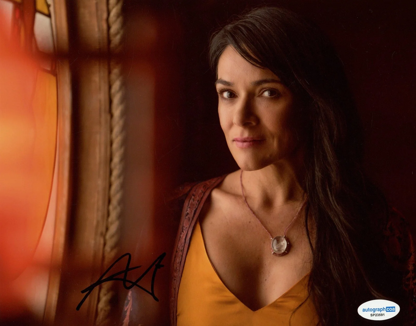 Simone Kessell — Simone Kessell "Yellowjackets" AUTOGRAPH Signed 'Lottie' 8x10 Photo E ACOA