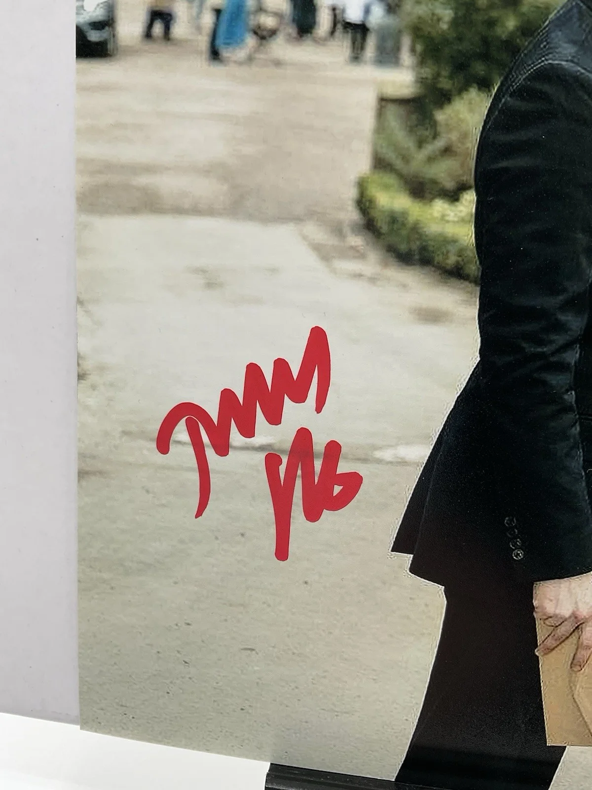 Jeremy Strong — Jeremy Strong signed 8x10 Succession signed 8x10 SWAU Arian Moayed signed photo, image 2