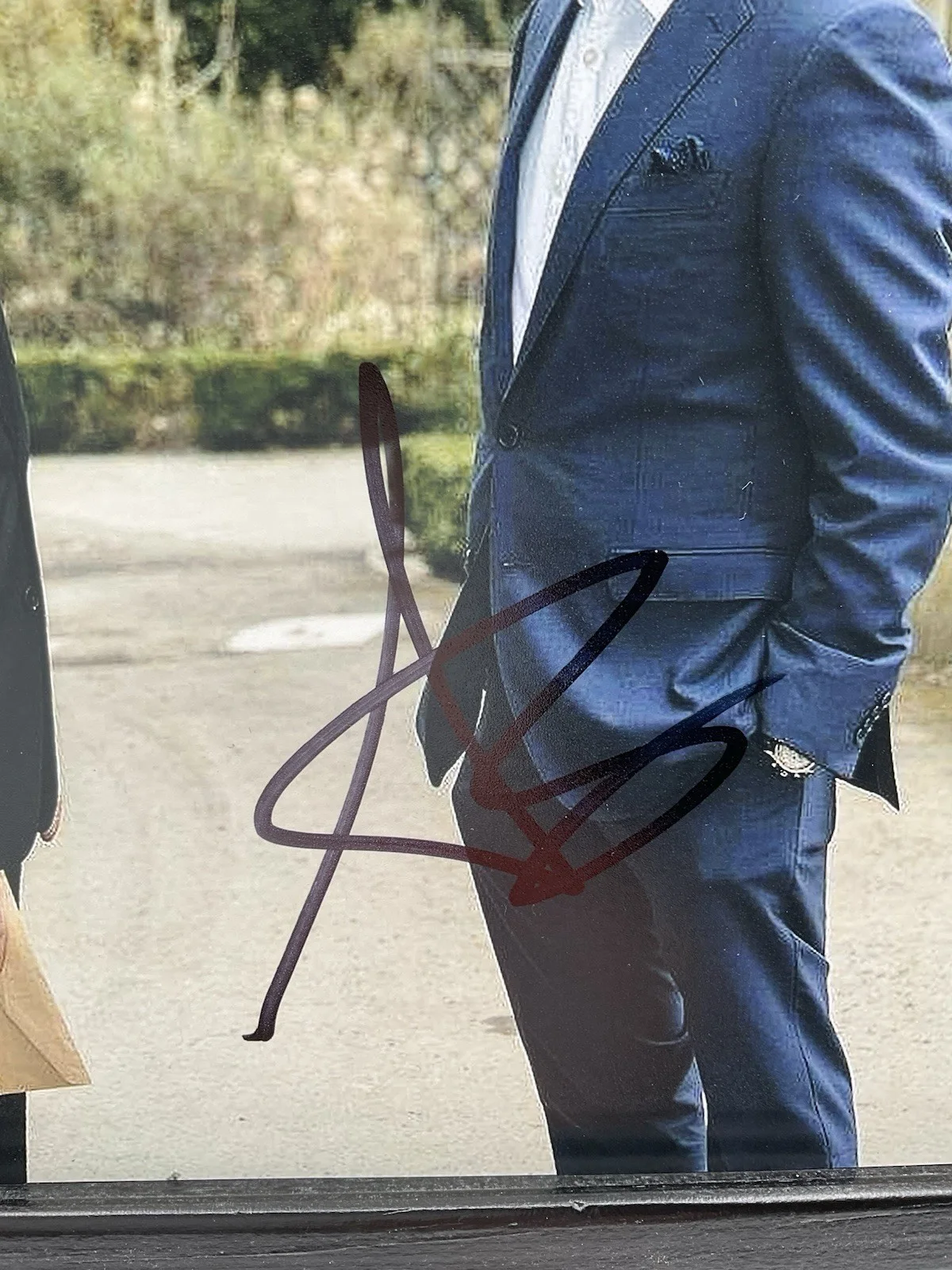 Jeremy Strong — Jeremy Strong signed 8x10 Succession signed 8x10 SWAU Arian Moayed signed photo, image 3