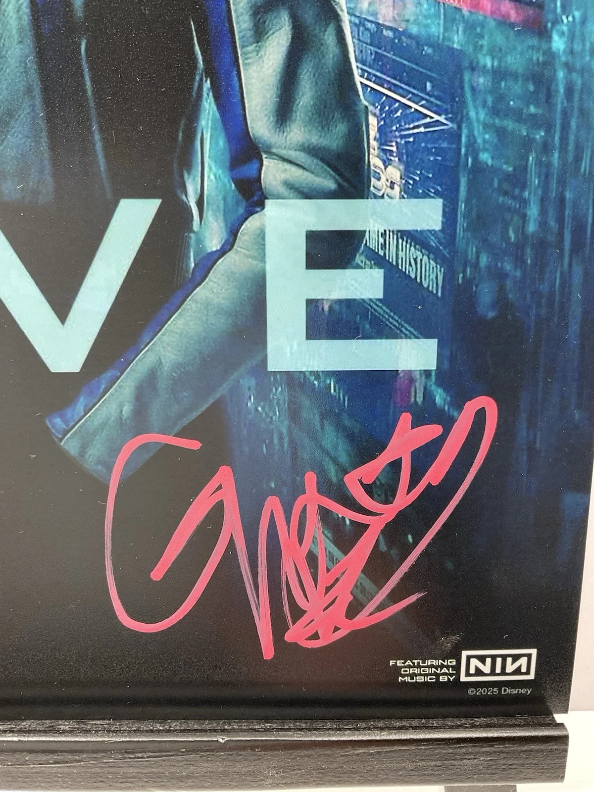Greta Lee — Greta Lee signed 8x10 Tron Ares signed 8x10 Eve signed photo SWAU Disney auto, изображение 2