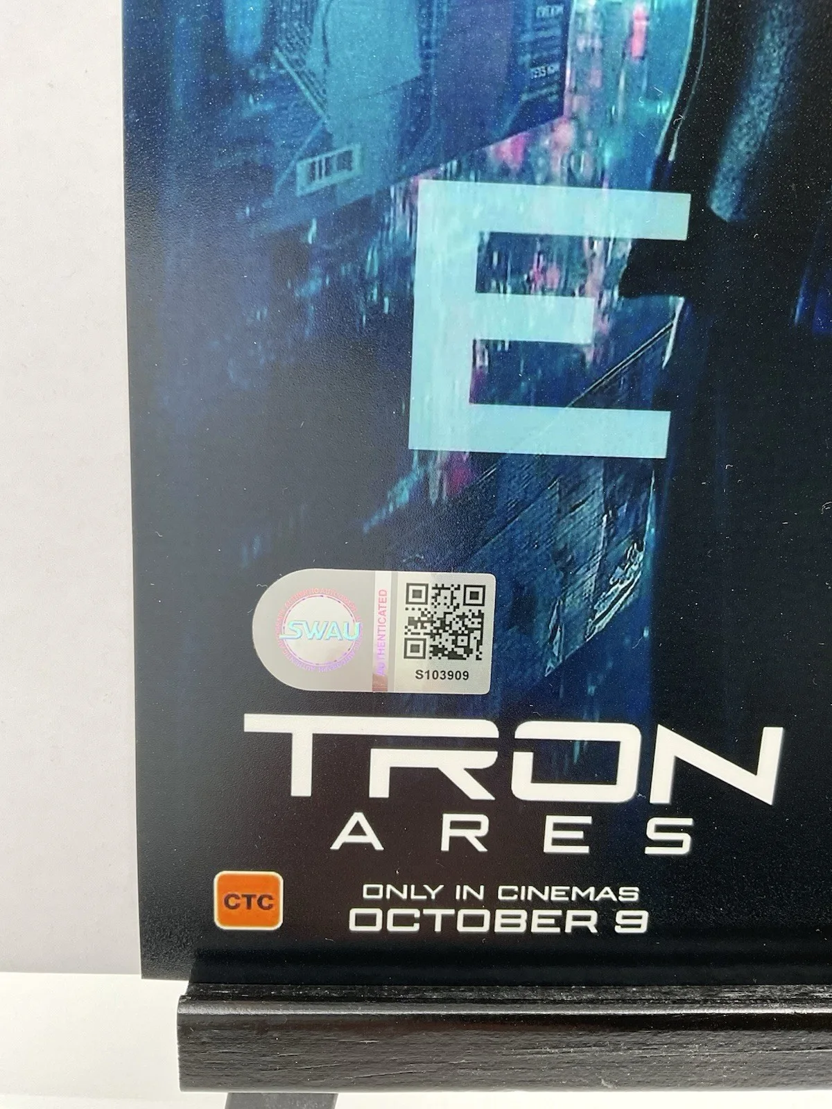 Greta Lee — Greta Lee signed 8x10 Tron Ares signed 8x10 Eve signed photo SWAU Disney auto, изображение 3