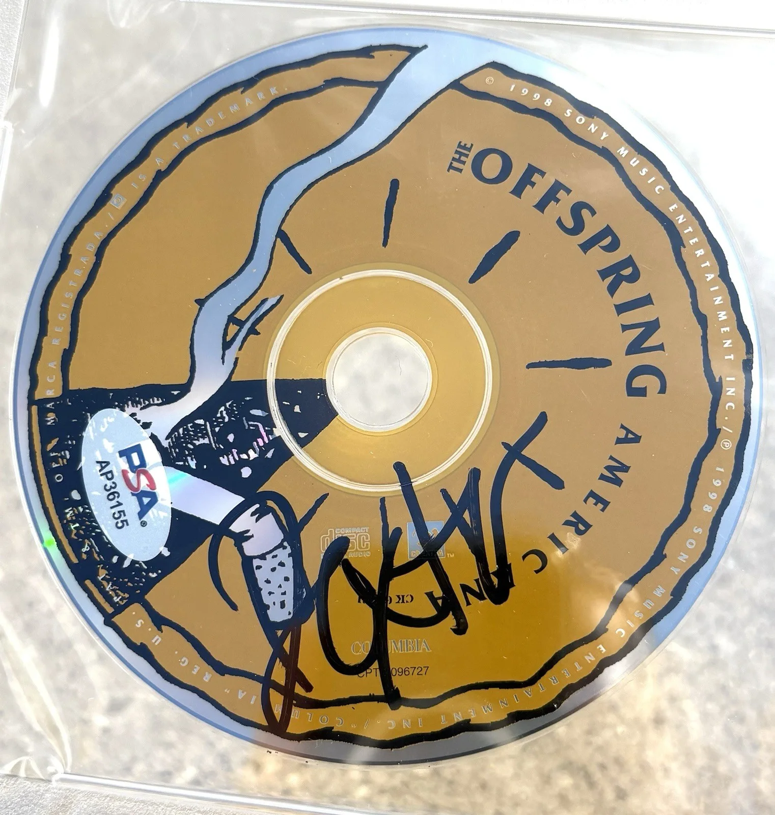 THE OFFSPRING Dexter Holland SIGNED PSA/DNA Auto Slabbed CD Americana, изображение 2