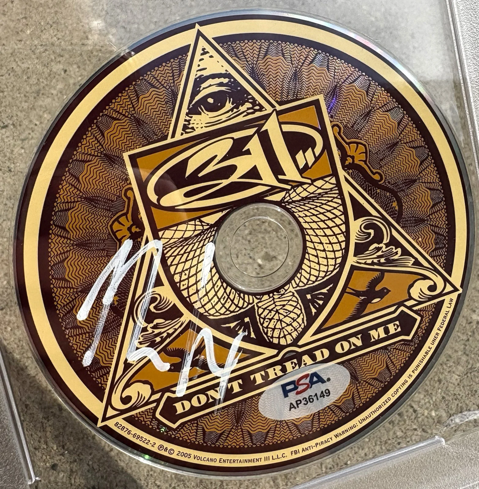 311 Nick Hexum SIGNED PSA/DNA Auto Slabbed CD Don’t Tread On Me, image 2