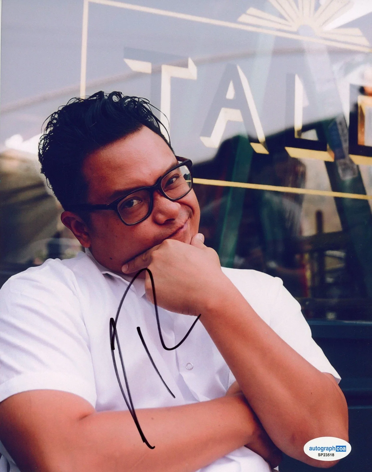 Dale Talde — Dale Talde "Asian-American" Top Chef AUTOGRAPH Signed 8x10 Photo C ACOA