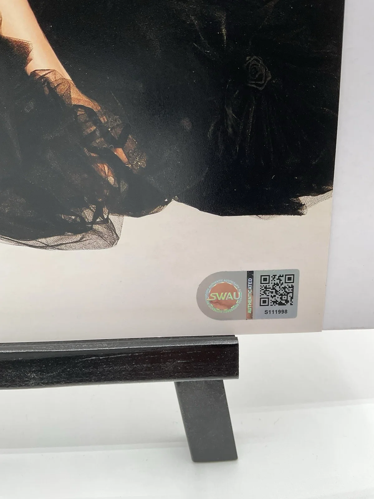 Katheryn Winnick — Katheryn Winnick signed photo Vikings signed 8x10 Lagertha signed 8x10 SWAU, image 3