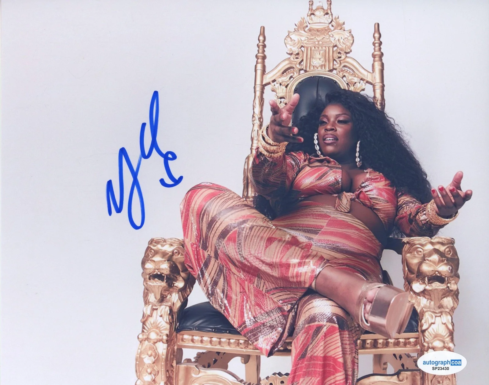Yola — Yola "Stand For Myself" Singer AUTOGRAPH Signed Autographed 8x10 Photo C ACOA