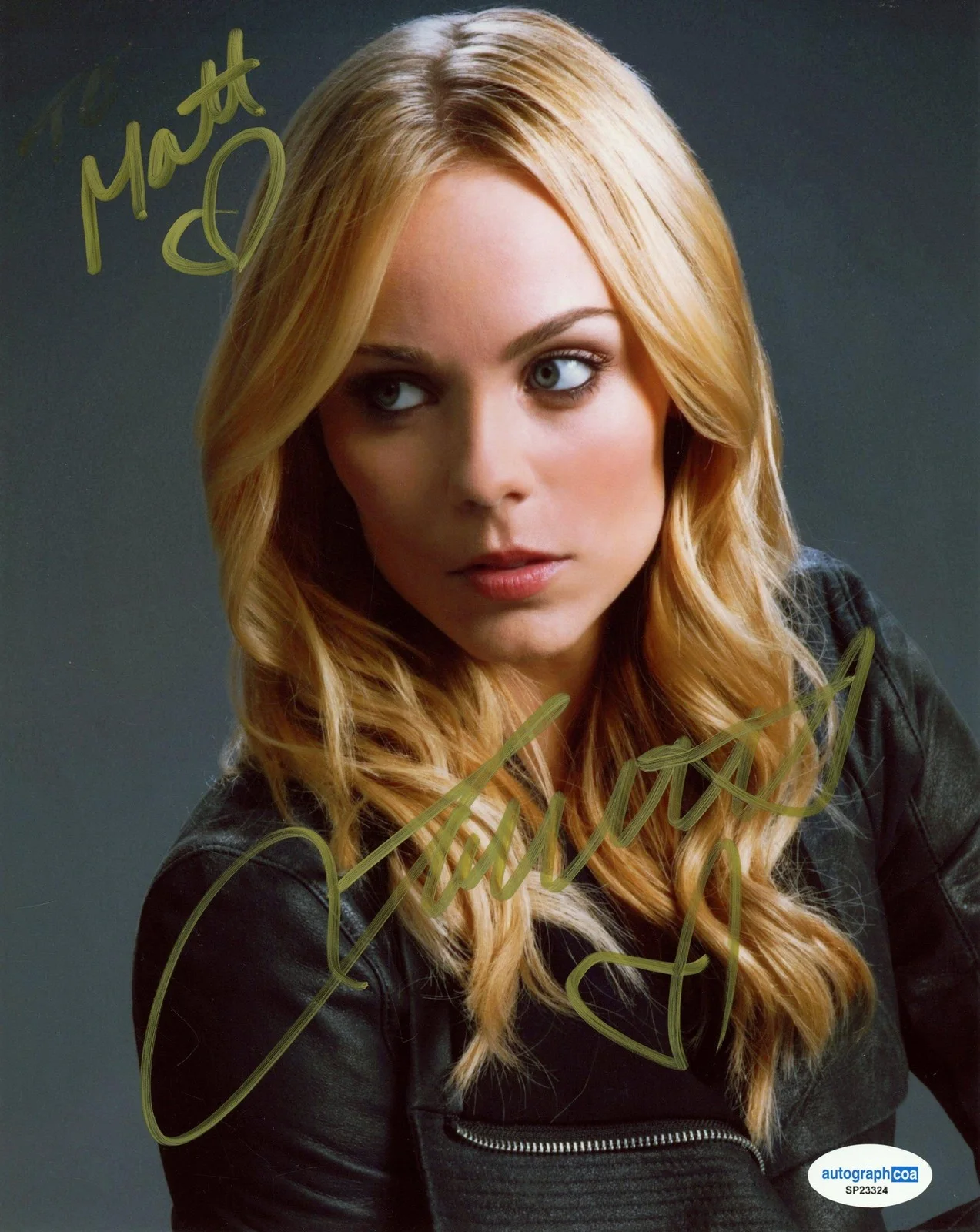 Laura Vandervoort — Laura Vandervoort "Smallville" AUTOGRAPH Signed 8x10 Photo 'To Matt' B ACOA