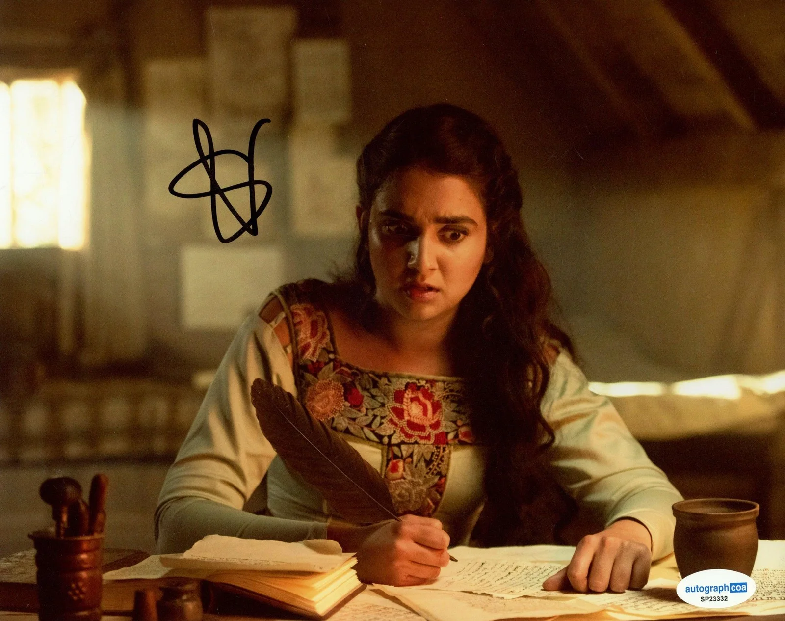 Geraldine Viswanathan — Geraldine Viswanathan "Miracle Workers" SIGNED 'Al Shitshoveler' 8x10 Photo ACOA