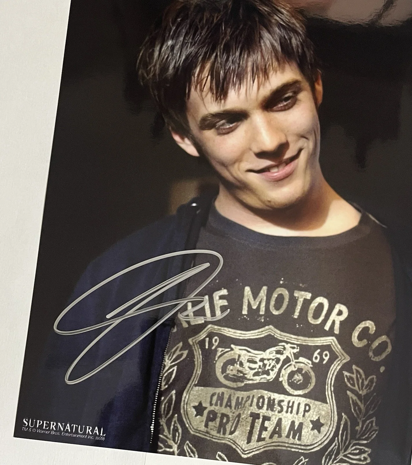 Jake Abel — Jake Abel SIGNED SUPERNATURAL 8x10 PHOTO As Adam Milligan, 3rd Winchester SWAU, изображение 2