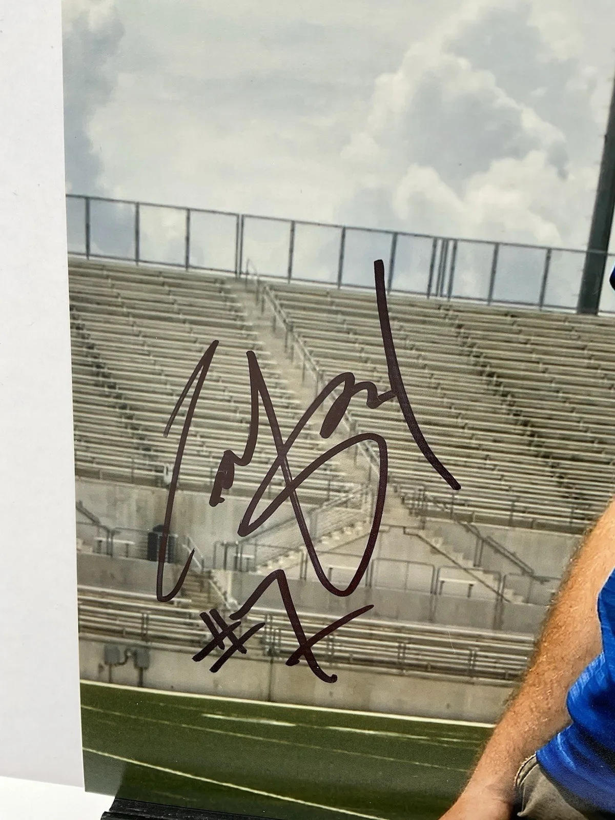 Zach Gilford — Zach Gilford signed Photo Friday Night Lights signed photo Sexy signed 8x10 SWAU, изображение 2