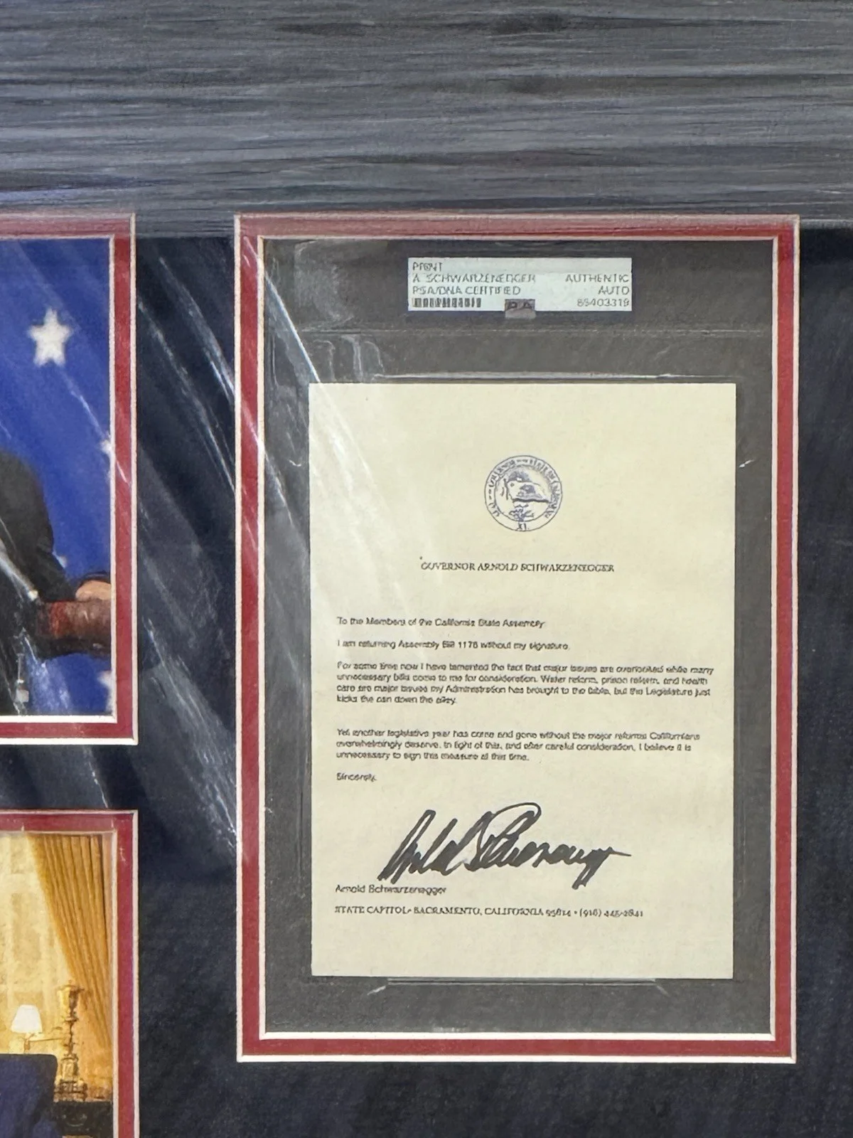 Arnold Schwarzenegger — Arnold Schwarzenegger Signed Framed Governor Of California Auto Psa Slabbed, image 2