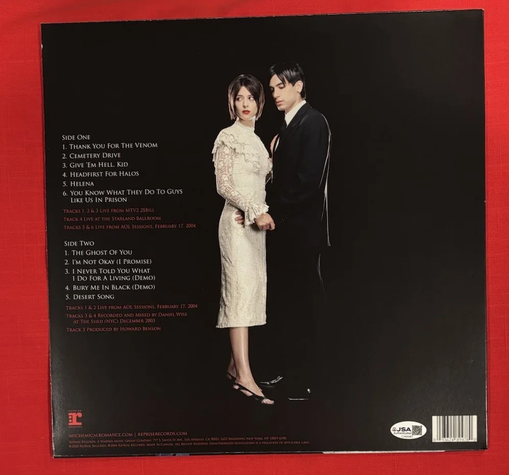 Gerard Way My Chemical Romance Autographed LIFE ON MURDER SCENE Vinyl Album JSA, изображение 2